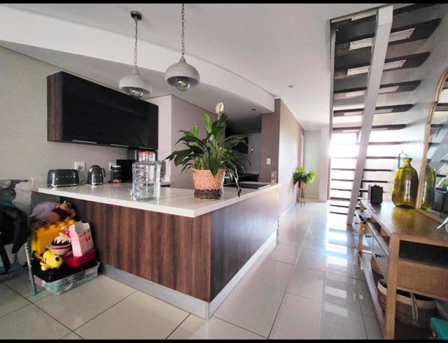 2 BEDROOM PROPERTY TO RENT IN MENLO PARK